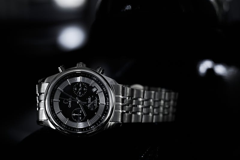 Montres homme carrées et rondes de luxe